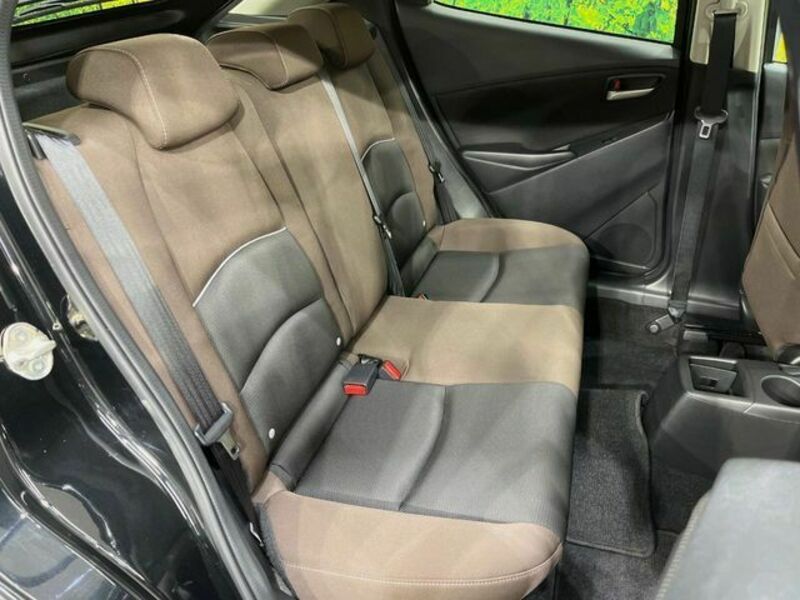 MAZDA2