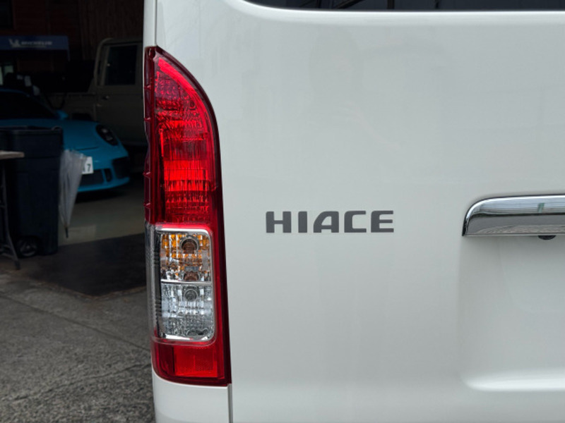 HIACE VAN