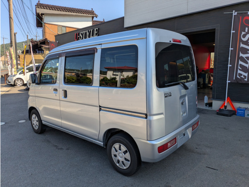PIXIS VAN