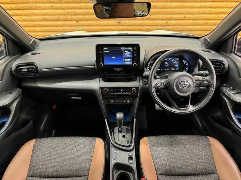 YARIS CROSS