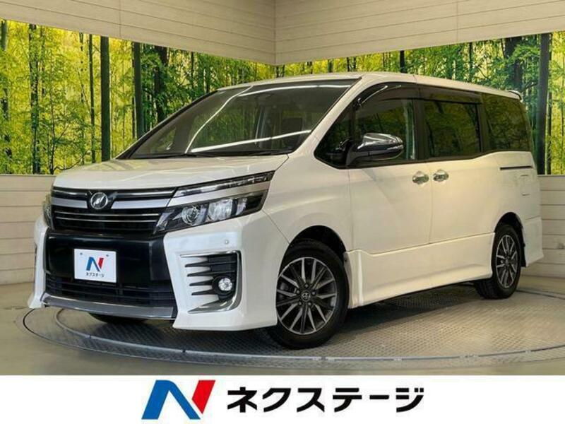 TOYOTA VOXY