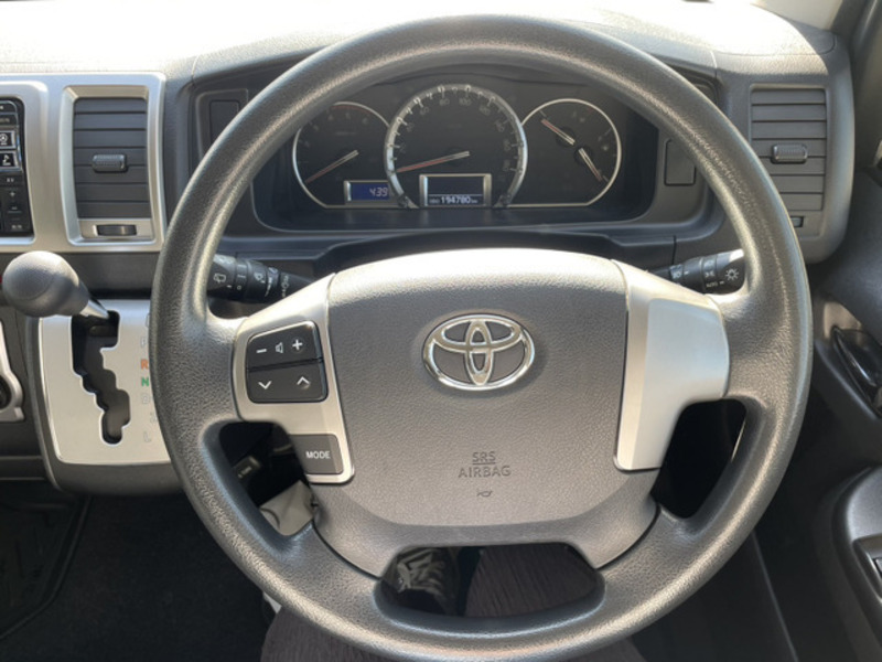 HIACE VAN