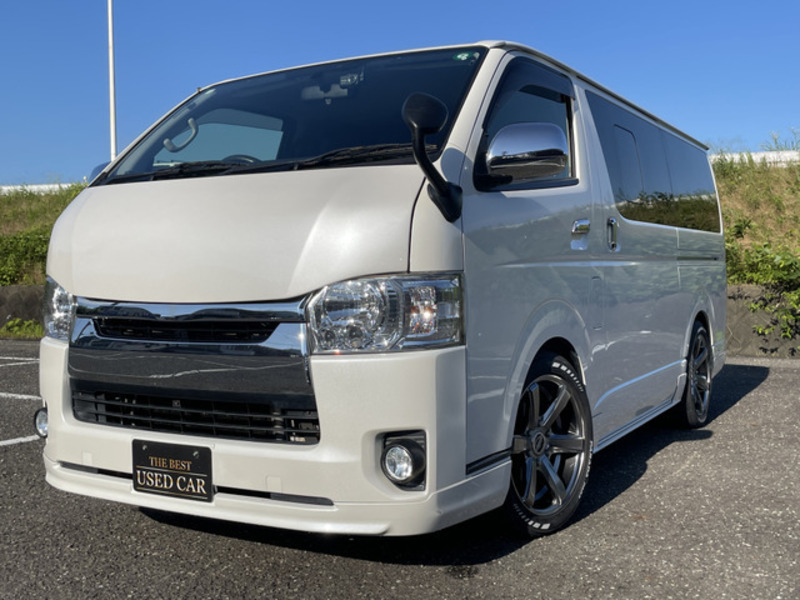 TOYOTA HIACE VAN