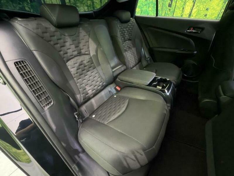 PRIUS PHV-8