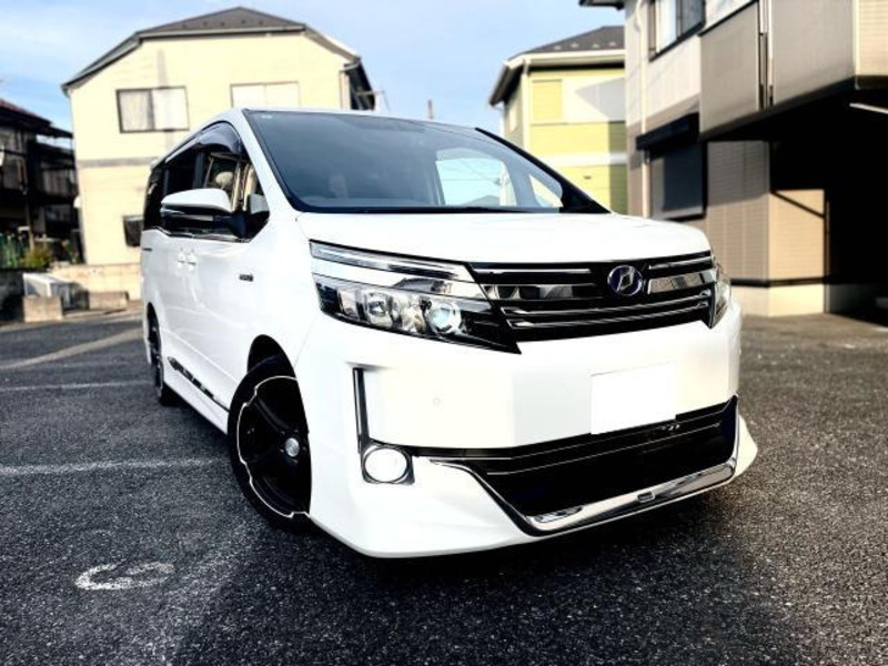 TOYOTA VOXY
