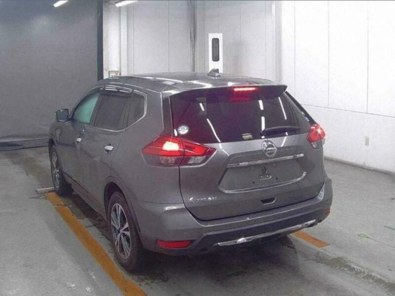 X-TRAIL-1