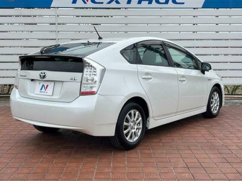 PRIUS-16