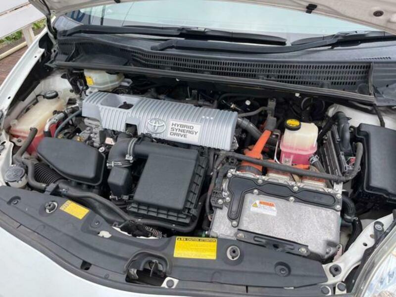 PRIUS-17