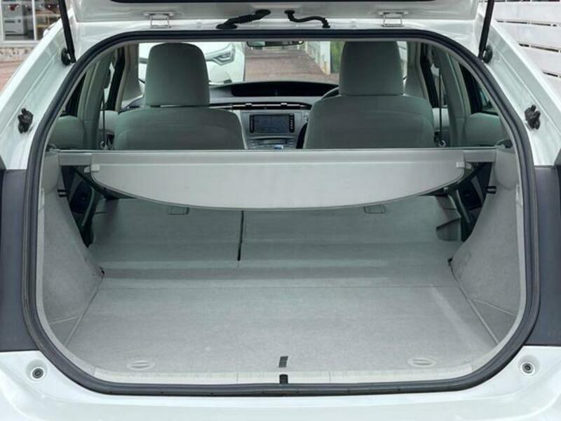 PRIUS-10
