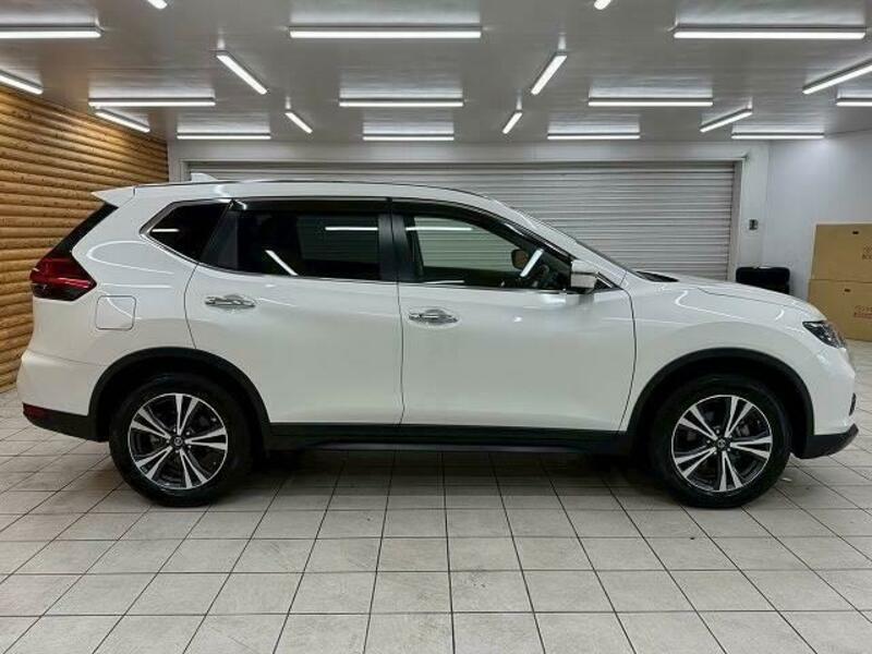 X-TRAIL-17