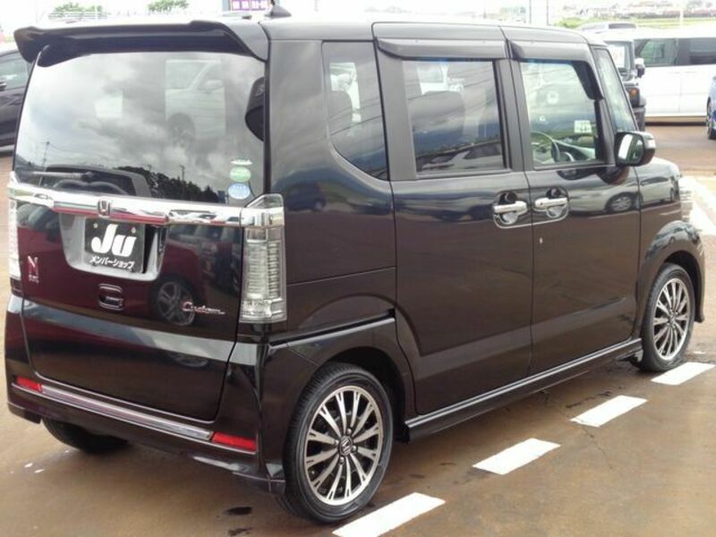 N BOX CUSTOM