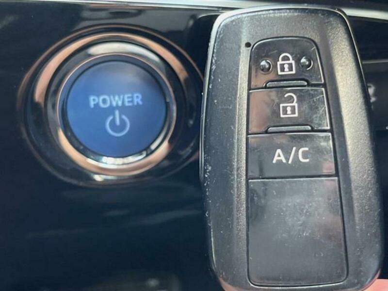 PRIUS PHV-8