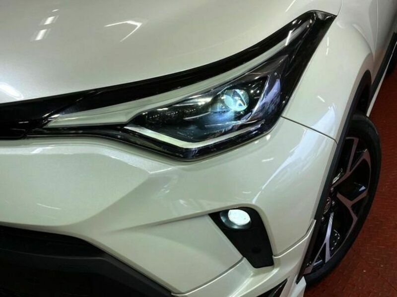 C-HR-11