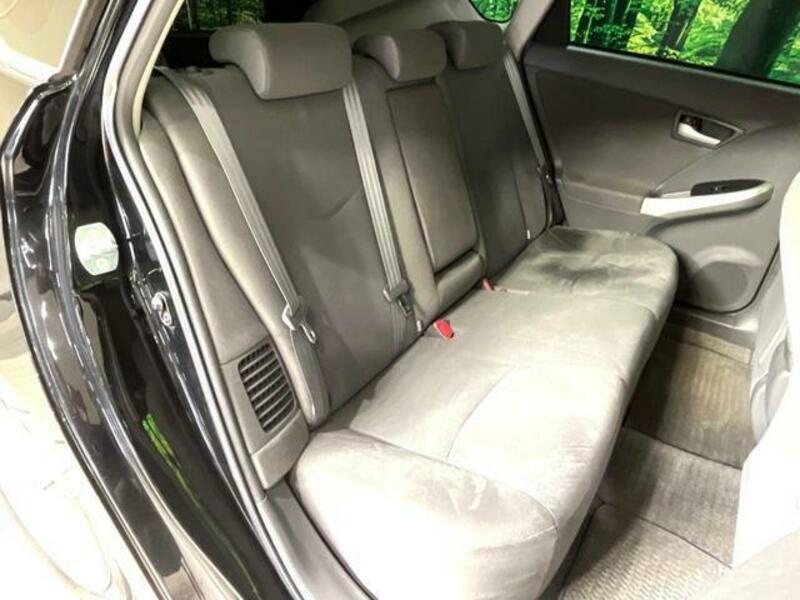 PRIUS-8