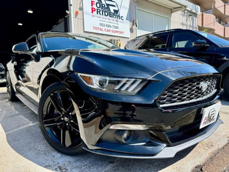 FORD MUSTANG