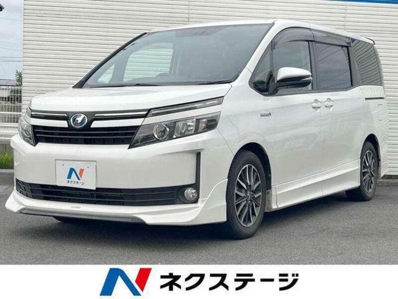 TOYOTA VOXY