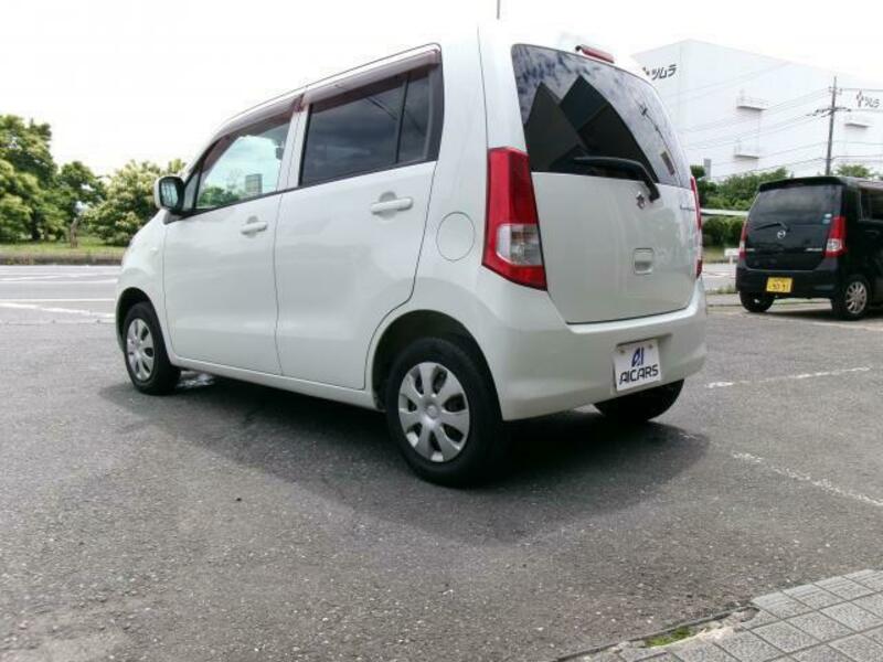 WAGON R-14