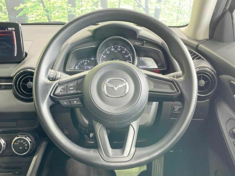 MAZDA2
