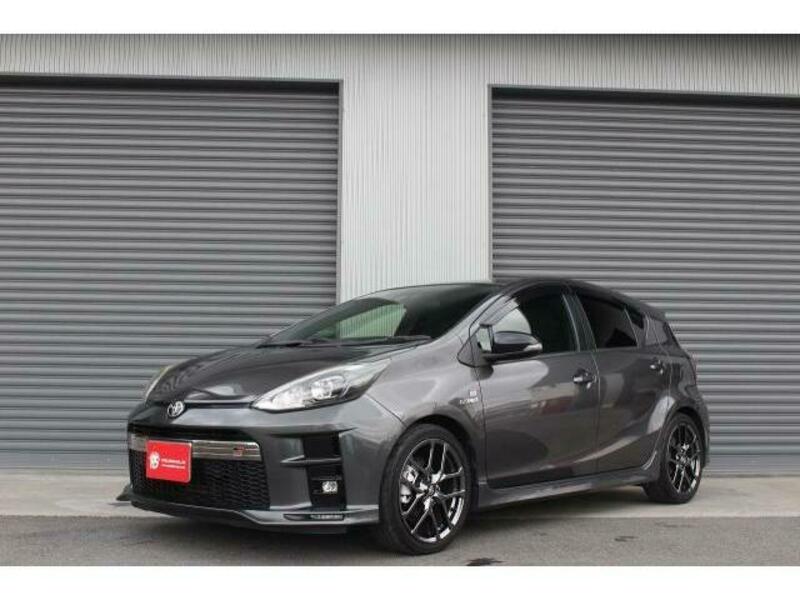 TOYOTA　AQUA