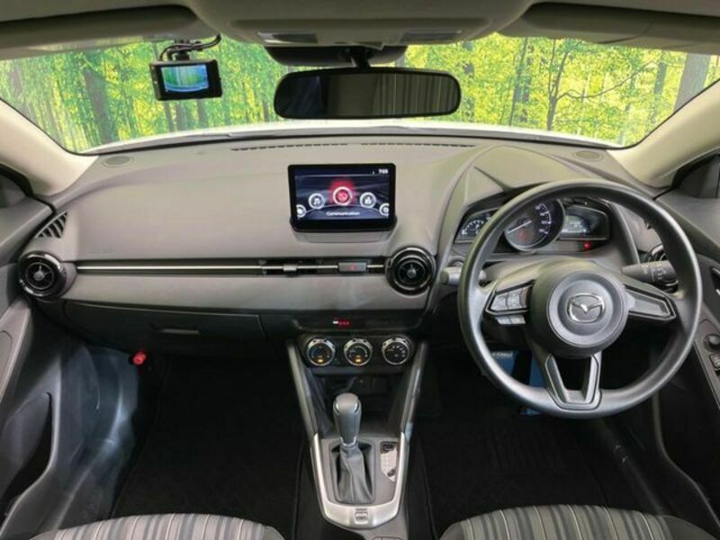 MAZDA2