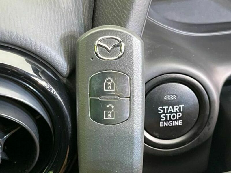 MAZDA2