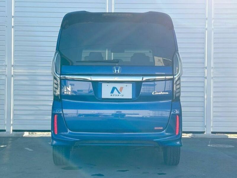 N BOX CUSTOM