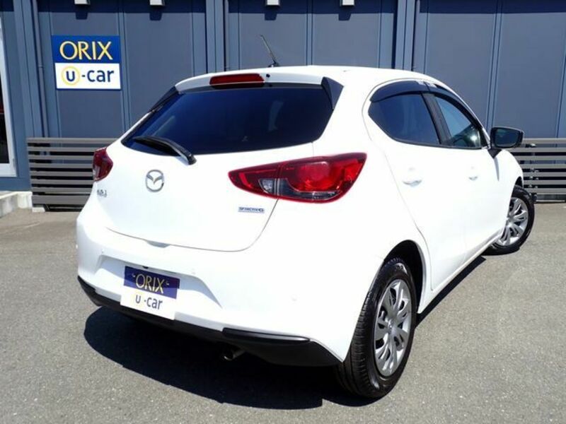 MAZDA2