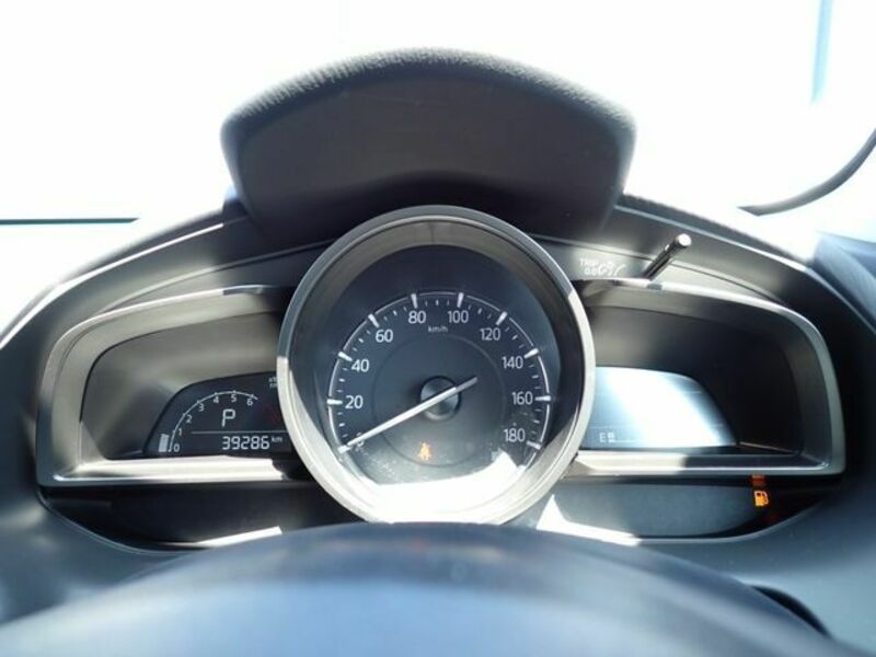 MAZDA2