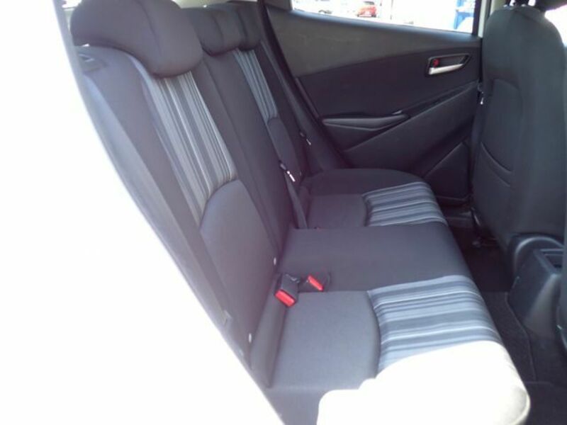 MAZDA2