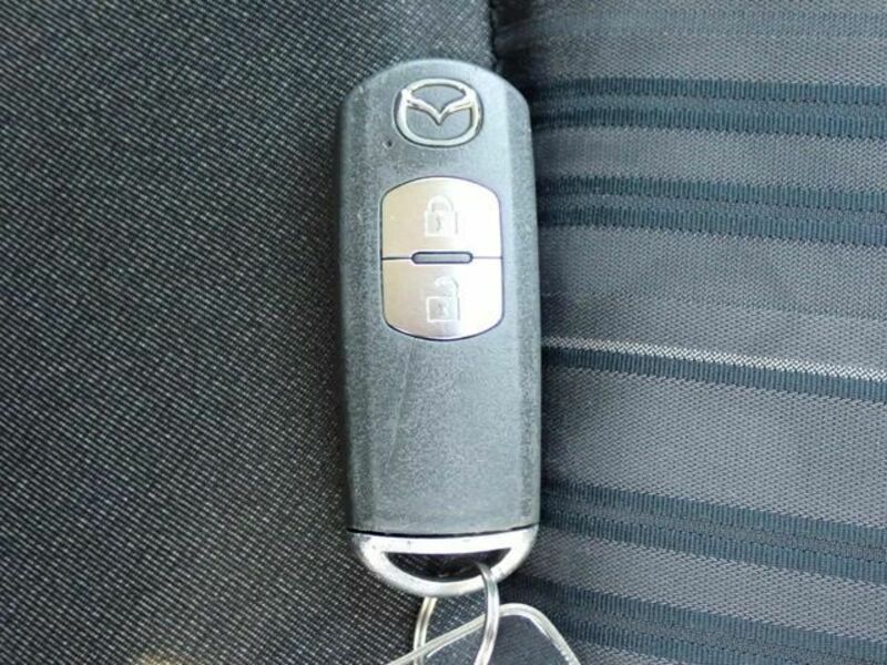 MAZDA2