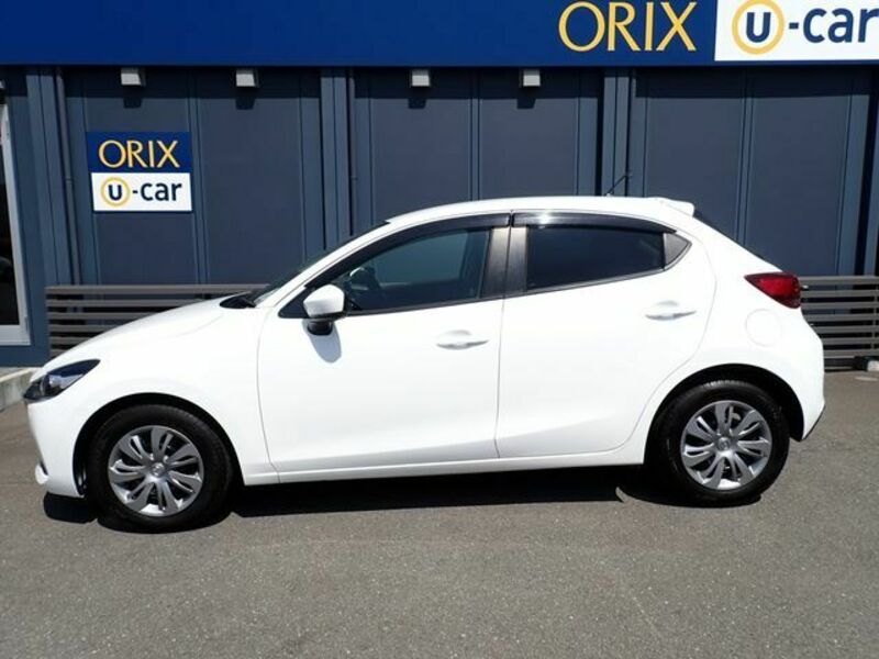 MAZDA2