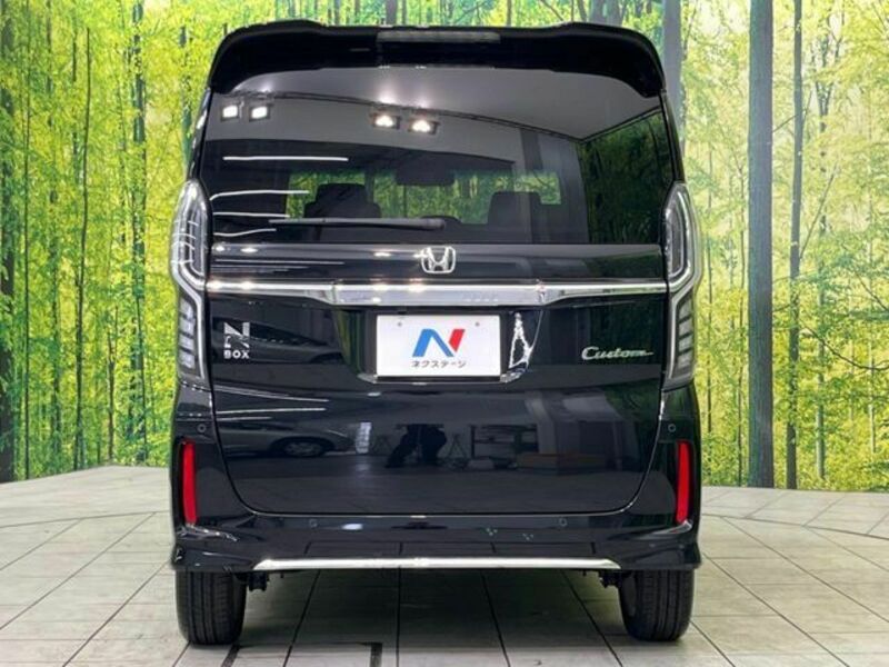 N BOX CUSTOM