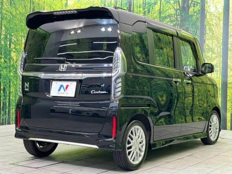 N BOX CUSTOM