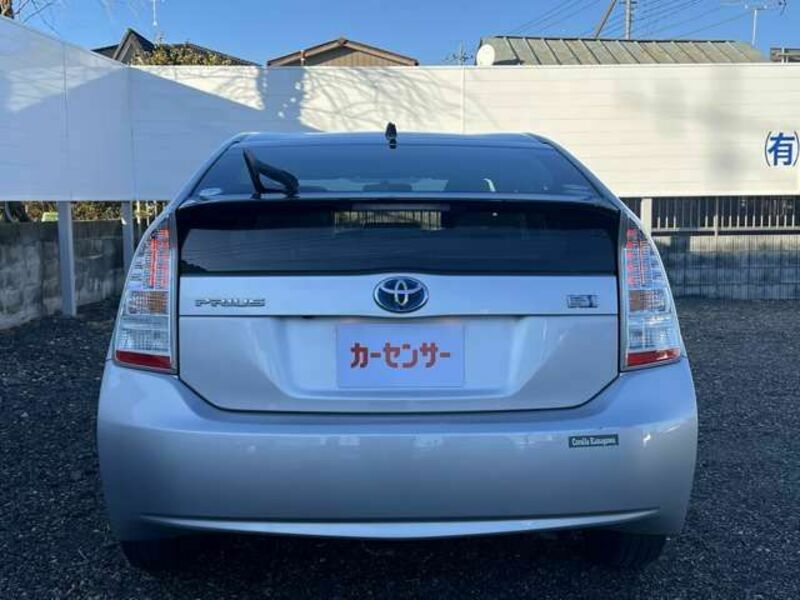 PRIUS-12