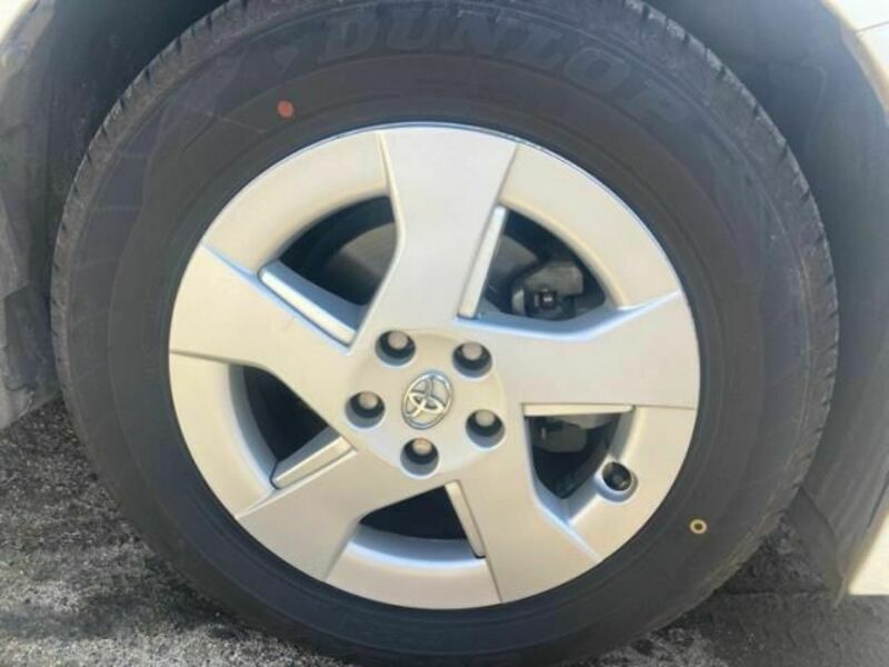 PRIUS-4