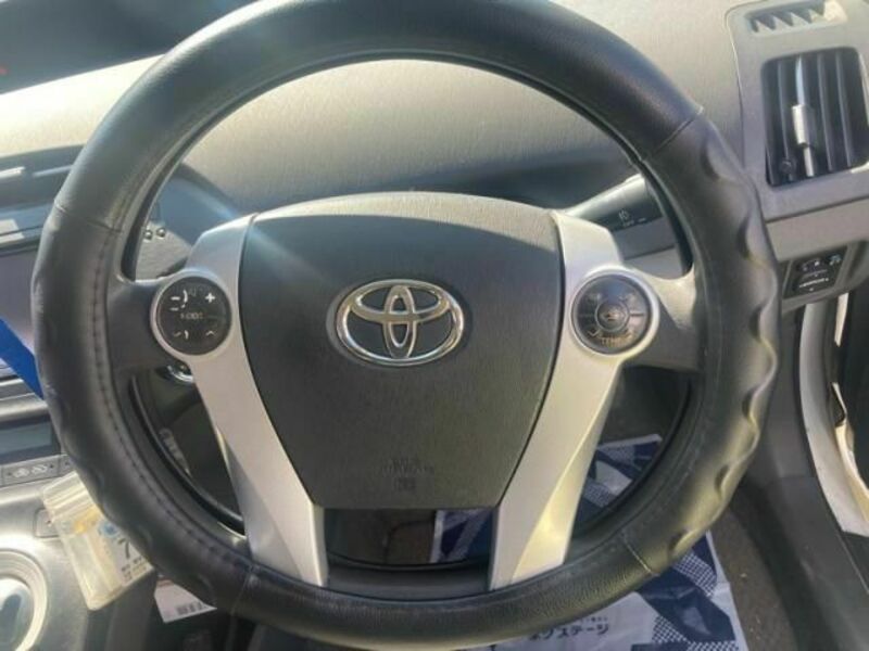 PRIUS-12