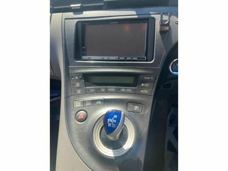 PRIUS-13