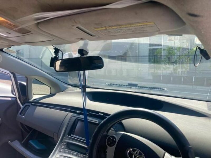 PRIUS-18