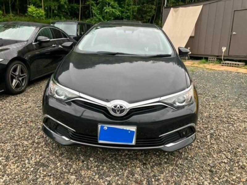 TOYOTA AURIS