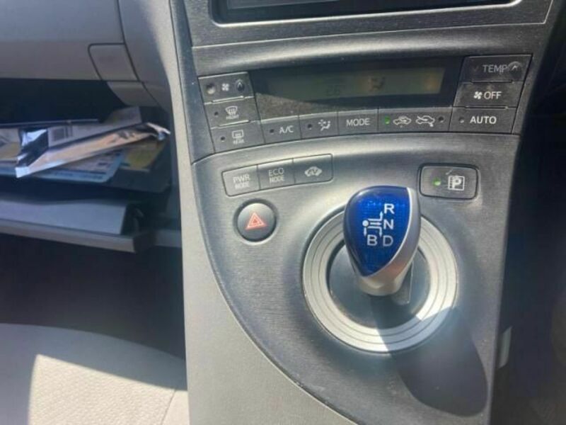 PRIUS-19