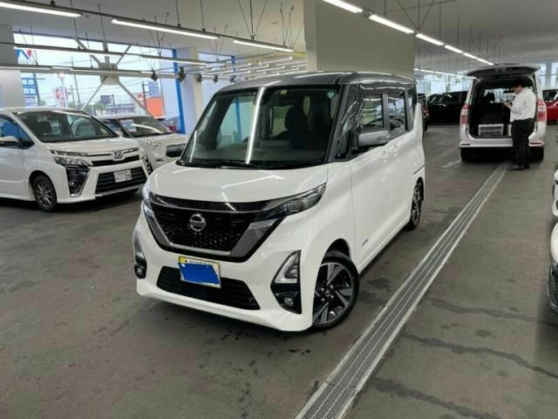 NISSAN ROOX