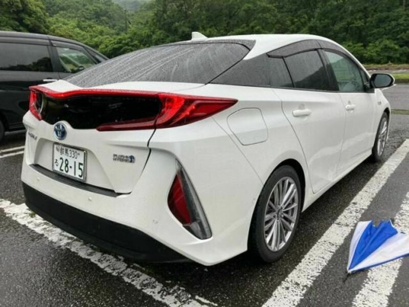 PRIUS PHV