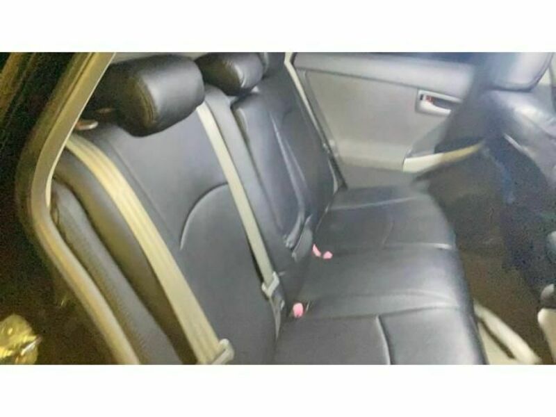 PRIUS-11