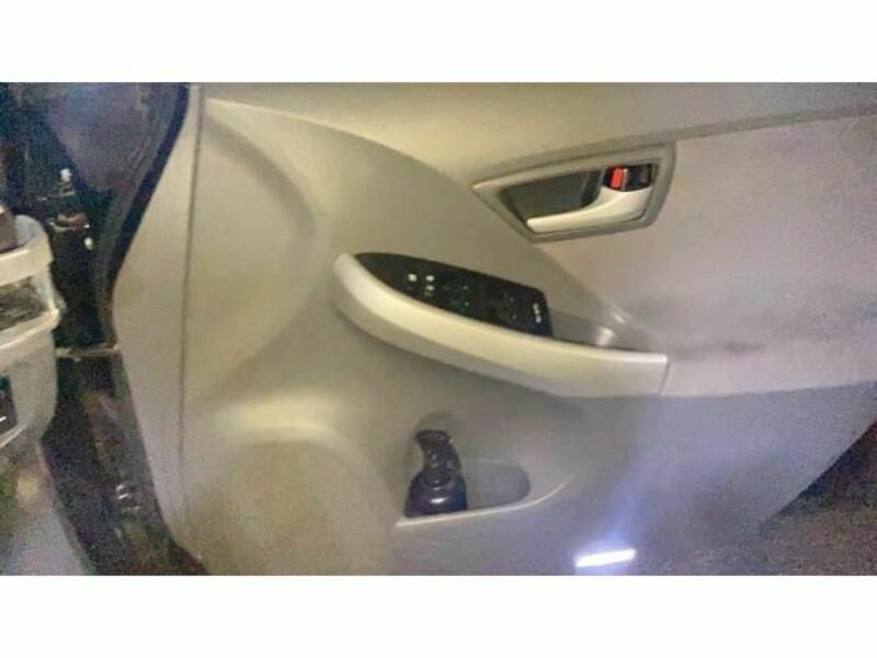PRIUS-14