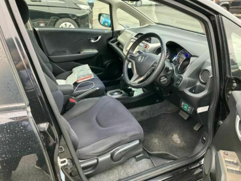 FIT HYBRID