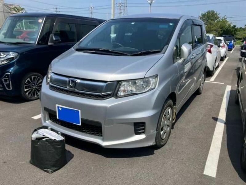 HONDA FREED SPIKE