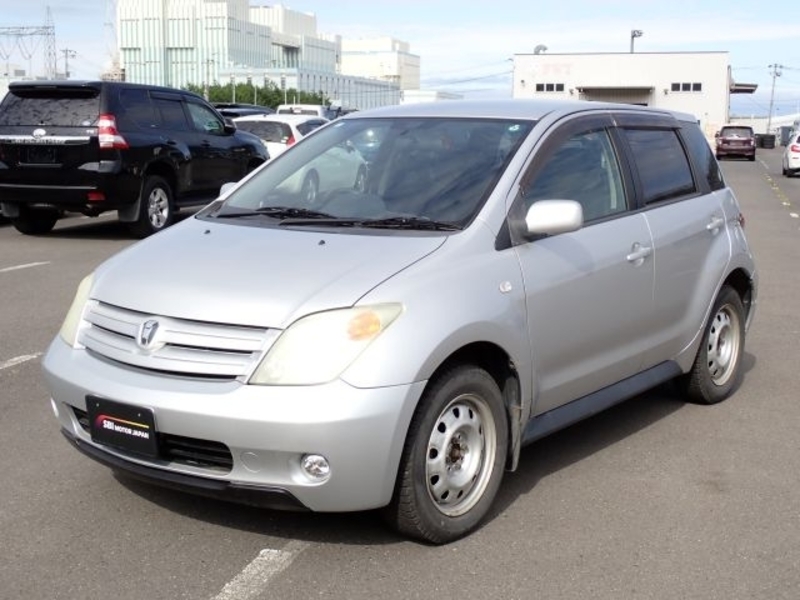 TOYOTA IST