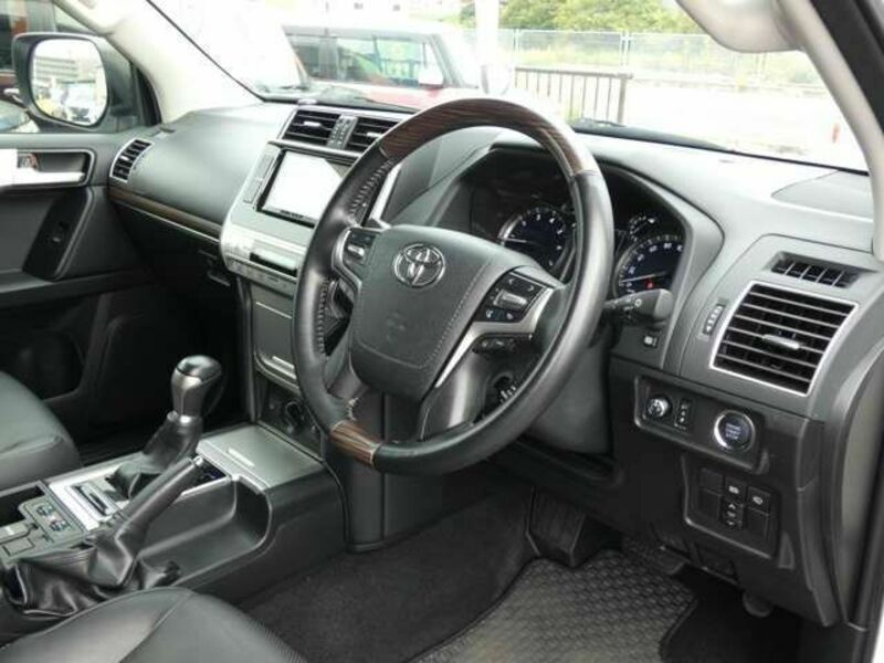LAND CRUISER PRADO-11