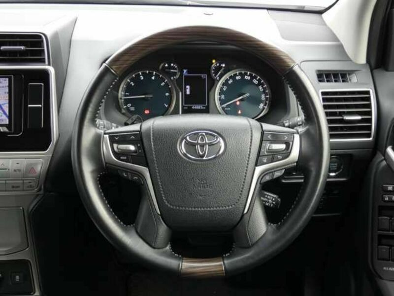 LAND CRUISER PRADO-12