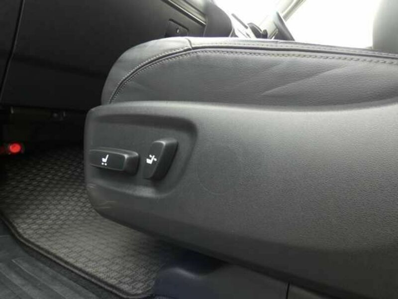 LAND CRUISER PRADO-24
